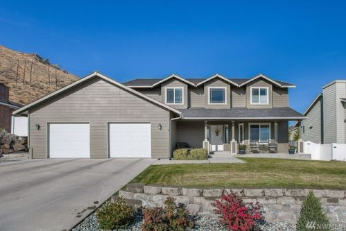 2076 Methow St, Wenatchee, WA 98801-9422