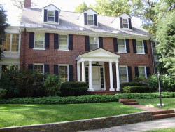 27 Bishopsgate Rd, Newton, MA 02459-1346