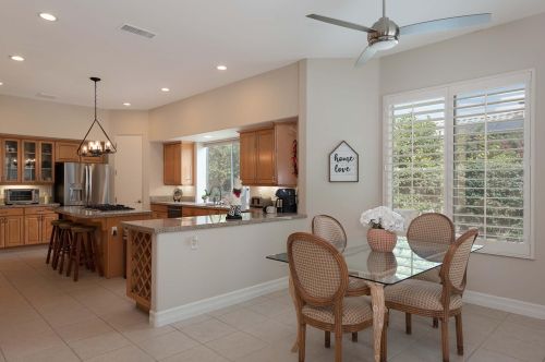 8 King Edward Ct, Rancho Mirage CA  92270-1621 exterior