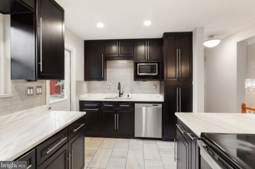 3216 Hewitt St, Falls Church VA  22042-2508 exterior