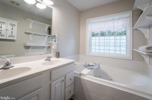 108 Monticello Cir, Locust Grove VA 22508-5151 exterior