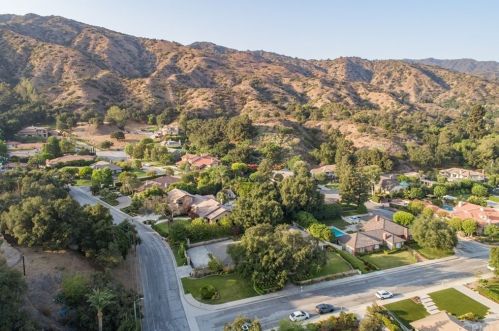 607 Oak Grove Dr, Glendora CA  91741-2258 exterior