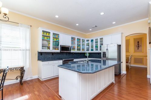 19270 29 Ct, Hollywood FL 33029-2474 exterior