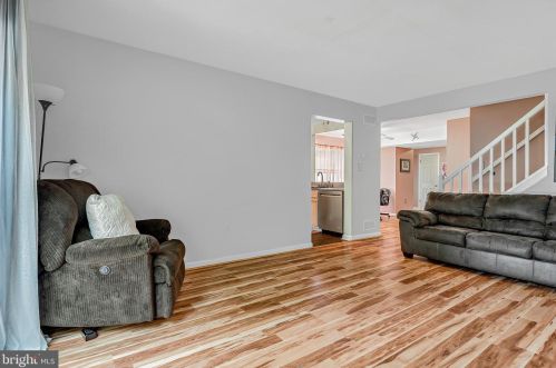 1528 Macintosh Way, Hummelstown PA  17036-8727 exterior