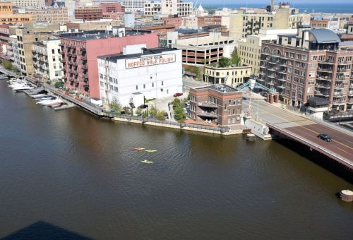 205 Water St, Milwaukee WI  53202-5730 exterior