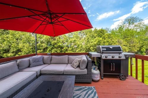 29 Muntz Ln, Garnerville NY  10923-1651 exterior