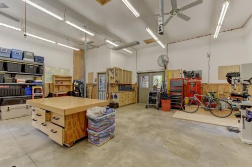 8601 Fair Oaks Ln, Dyer IN  46373-9395 exterior