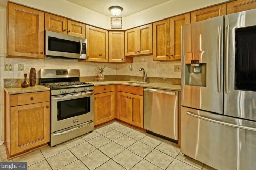 16 Old Orchard Dr, Erial NJ  08081-3053 exterior