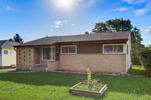 8515 Arden Pl, Milwaukee, WI 53225-5111