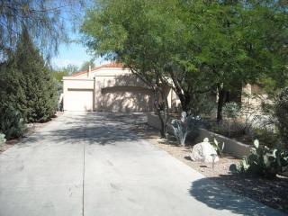 3177 Flowering Cactus Ct, Tucson AZ  85745-5032 exterior