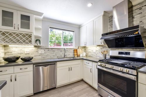 3444 Spring St, Redwood City CA  94063-4219 exterior