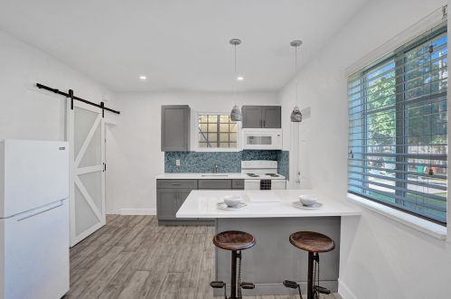 302 1st Ave, Delray Beach FL  33444-3804 exterior