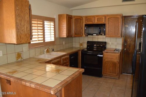 5242 Fallen Leaf Ln, Glendale AZ  85310-2904 exterior