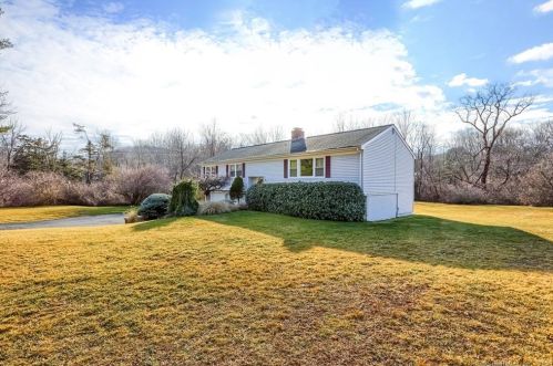 23 Beaver Brook Rd, Ridgefield, CT 06877-1001