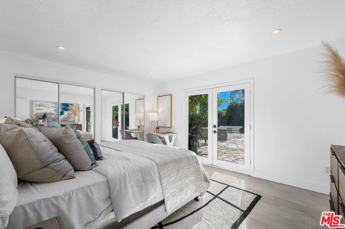 1055 Louise Dr, Palm Springs CA  92262-3241 exterior