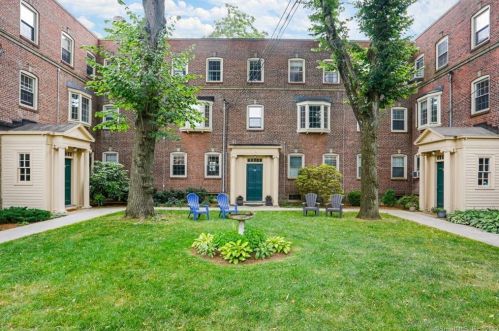 56 Rowsley St, Bridgeport, CT 06605-3099