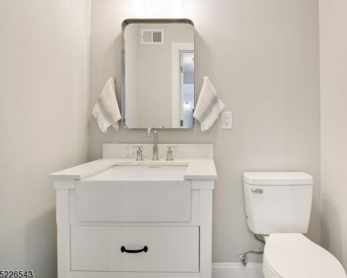 172 Franklin Rd, Parsippany NJ  07834-1537 exterior