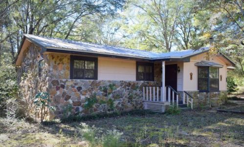796 Gambier Dr, Alford, FL 32420-7034