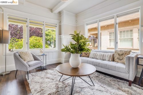 721 45 St, Oakland CA 94609-1802 exterior