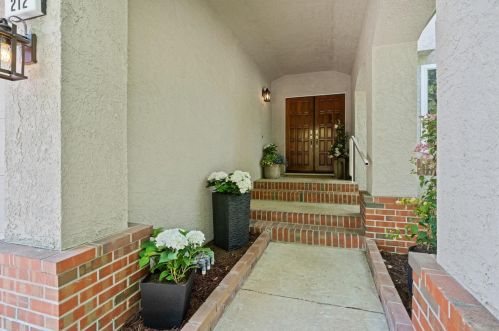 212 Dulverton Cir, Folsom, CA 95630-6891