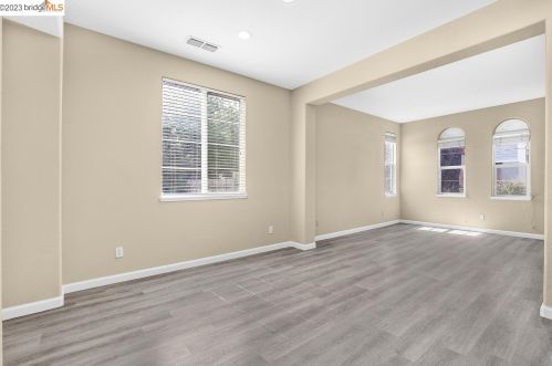 23 Elijah Ct, West Pittsburg CA  94565-2748 exterior