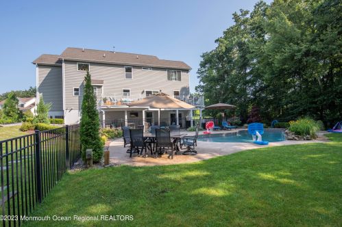 9 Maxim Ct, Jackson Twp NJ 08527-3893 exterior