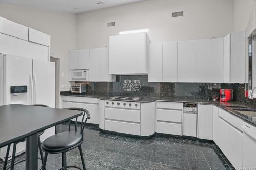 6 Mayer Dr, Airmont NY  10901-3807 exterior