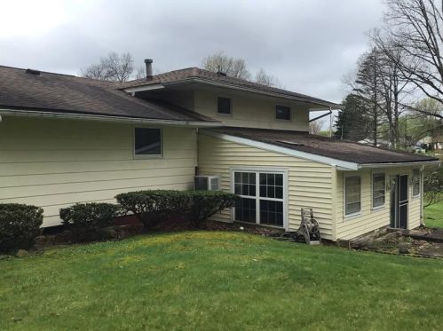 40 Bentley Ave, Greenville, PA 16125-1432