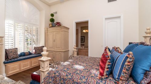 15645 7 St, Phoenix AZ 85014-4142 exterior