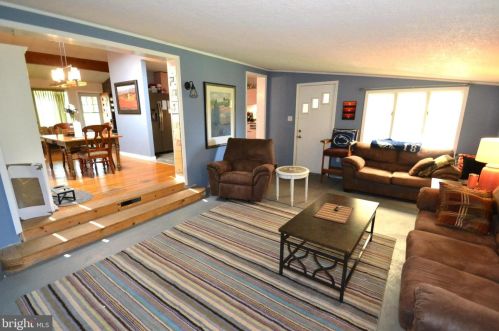 200 Runson Rd, Camp Hill PA  17011-2637 exterior