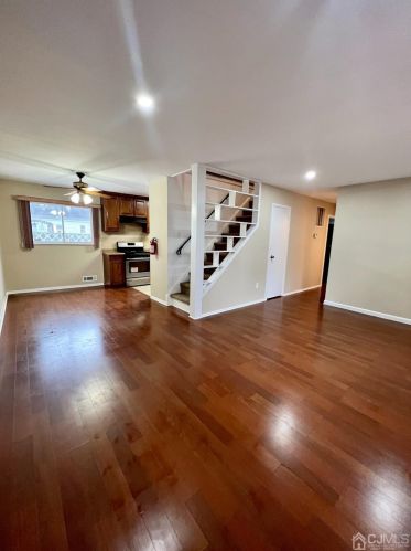 24 Francis St, Iselin NJ  08830-1122 exterior