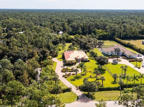 270 Logan Blvd, Naples FL 34116-3909 exterior