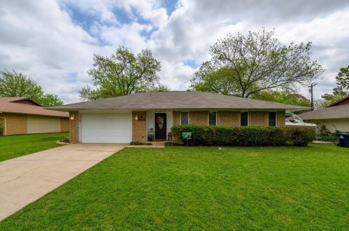 3404 Cactus Cir, Denton, TX 76209-8469
