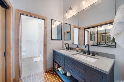 2208 Toiyabe Trl, South Lake Tahoe CA  96150-6861 exterior