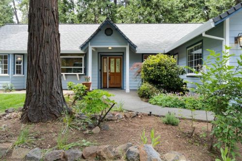 3161 Castlewood Cir, Pacific House, CA 95726-9556