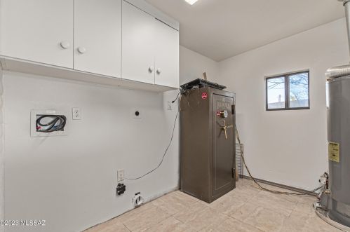 744 Camino Seco, Tucson AZ 85710-2627 exterior