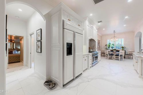 840 Fairway Dr, Bakersfield CA 93309-2416 exterior