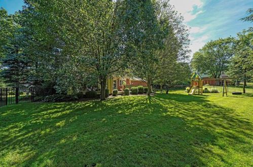 282 Hays Rd, Pittsburgh, PA 15241-1813