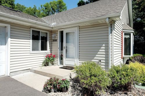 3698 Gershwin Ln, Saint Paul, MN 55128-2939