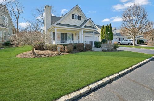 114 Golden Spruce Dr, Baiting Hollow, NY 11933-1489