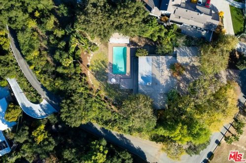 665 Hillcrest Ave, La Canada, CA 91011-4040