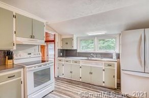 35 Mills Ln, Bloomfield, CT 06002-2035