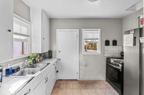 4213 Pepperwood Ave, Long Beach CA  90808-1072 exterior
