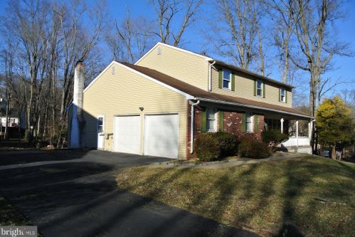 846 Edgewood Rd, Yardley, PA 19067-3162