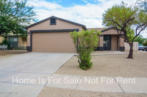 2560 Warwick Castle Ln, Tucson, AZ 85706-3652