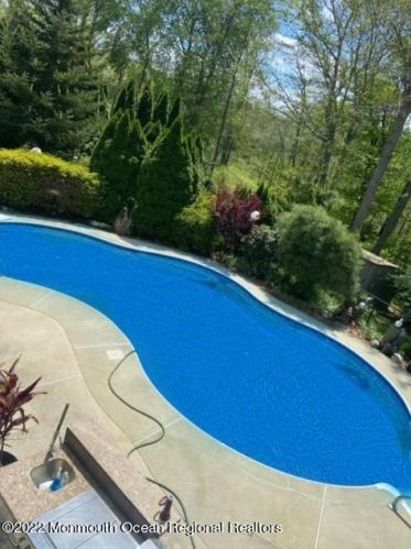 6 Dominion Dr, Jackson Twp, NJ 08527-3768
