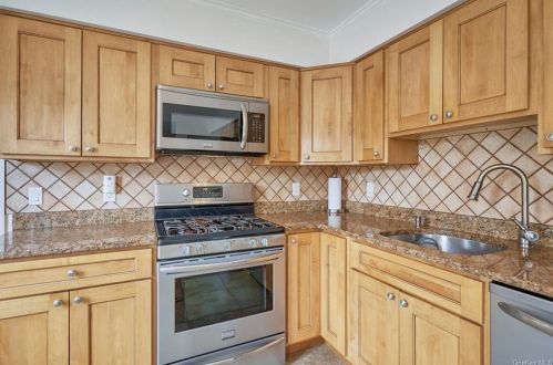 3339 Nutly Cir, Yorktown Hgts NY  10598-1206 exterior