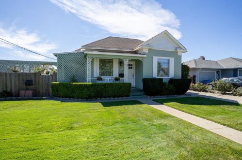785 7th St, Hollister, CA 95023-3621
