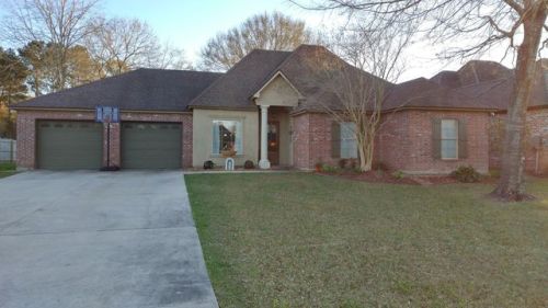 112 Maple Grove Ln, Youngsville, LA 70592-5523