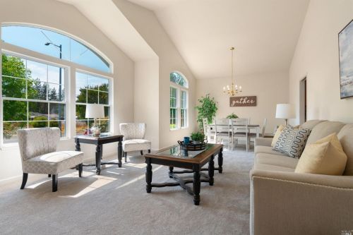728 Benjamins Rd, Santa Rosa, CA 95409-3122